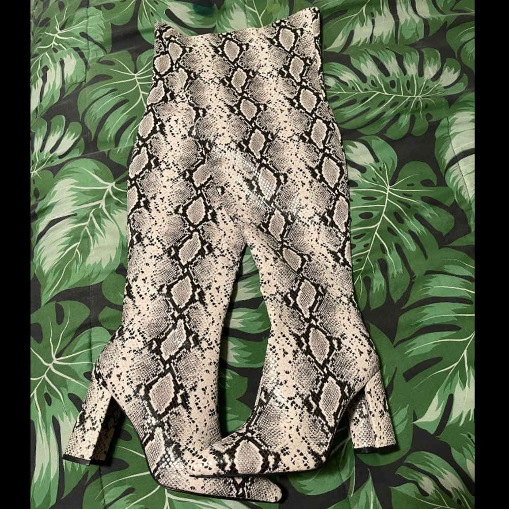 Block heel thigh high boots